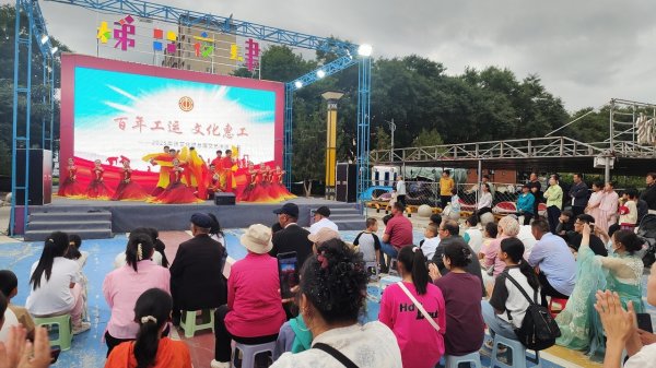 天宇优配  宁夏工会举办“百年工运·文化惠工”2025年送文化进基层文艺演出